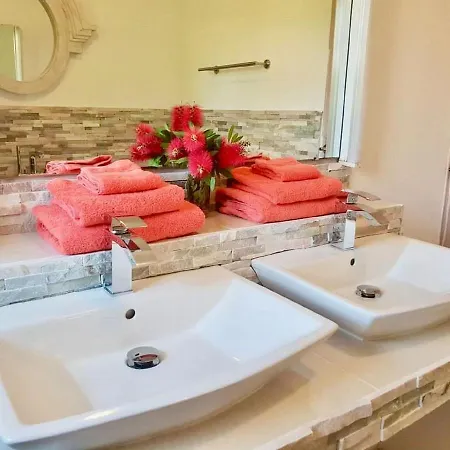 Majestic In With Garden Villa